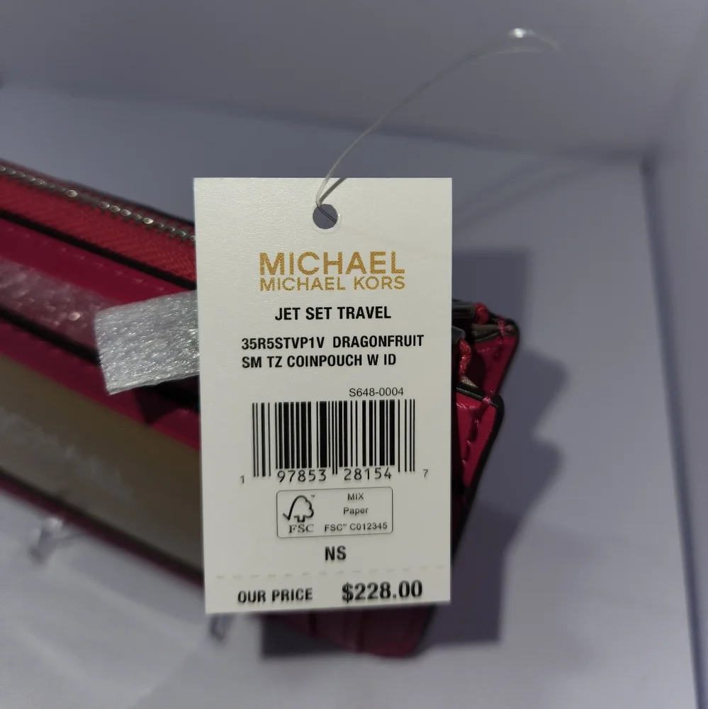 SOLD!!   Michael Kors Pink Quilted Card/Coin Wallet, NWT - Picture 3 of 7